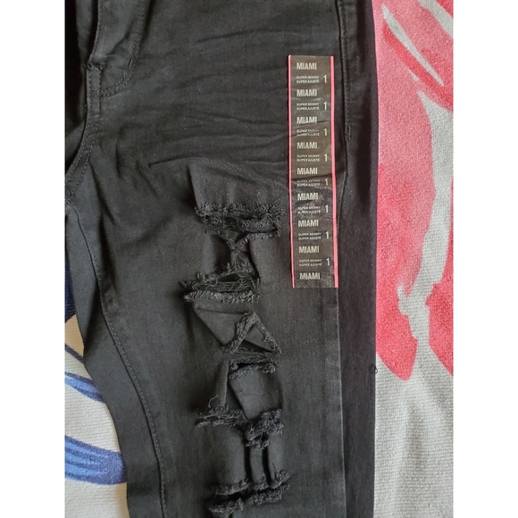 Size 1-NiceButt Distressed Miami High Rise-Black - Picture 3 of 7